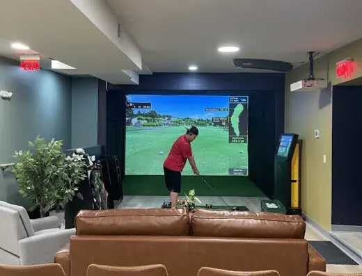 19TH HOLE CLUBHOUSE