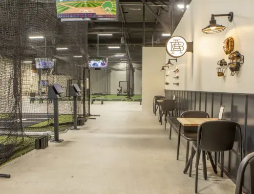 Inside Aces Ball Club - indoor golf in Santa Rosa, CA