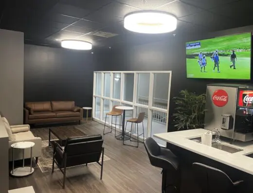 Birdie’s Golf Lounge