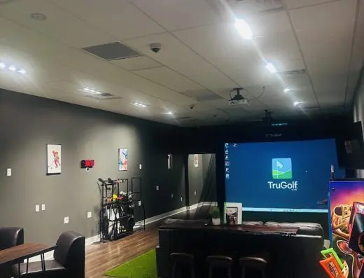 Birdies. Indoor Golf. Games. Events.