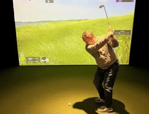Chip + Birdie’s – Indoor Virtual Golf Club