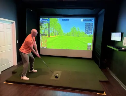 Inside Chip-In Golf - indoor golf in Batavia, OH