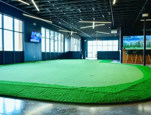 Inside Divots Golf Lounge - indoor golf in Jonesboro, AR