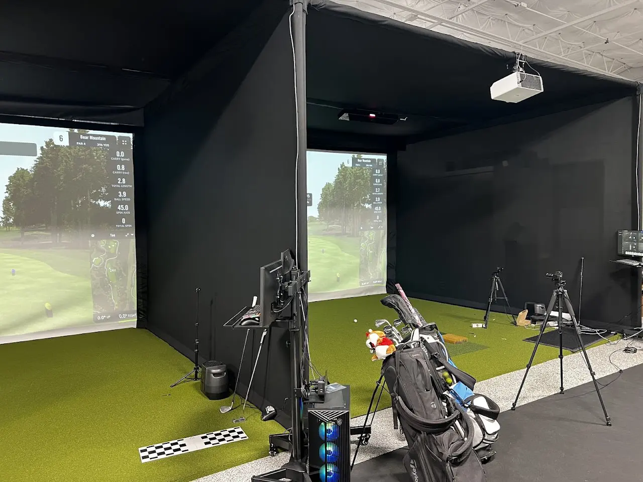 Uneekor simulator bay with AI training at DTX Golf Club in North Dallas