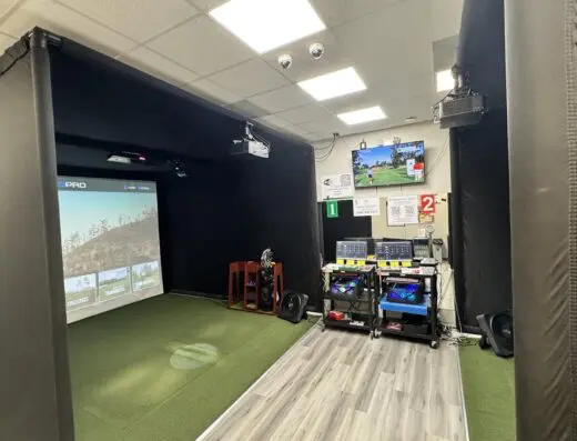 Endless Swings Indoor Golf