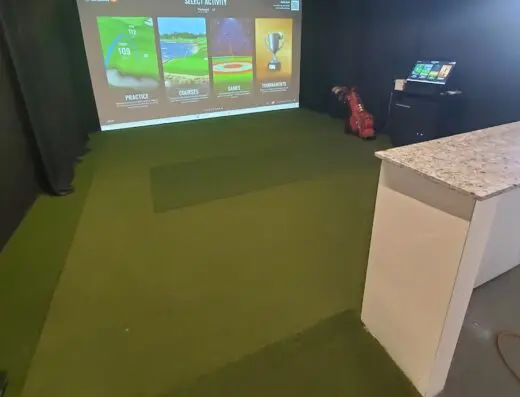 Inside Fore Seasons Golf Lounge - indoor golf in Ephraim, UT