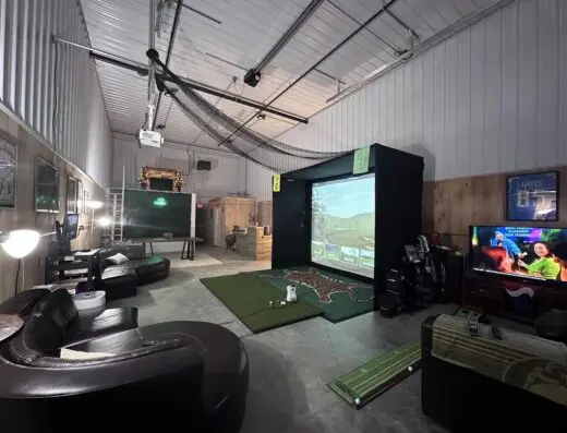 Fore the Birds Indoor Golf