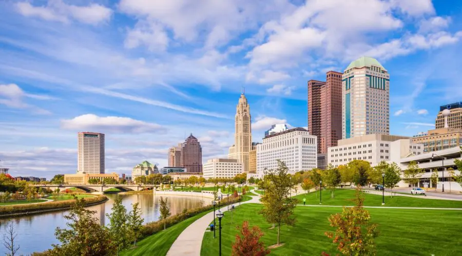 Golf Simulators in Columbus: 27 Venues, Real Prices and 24/7 Rooms