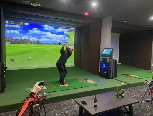 J Bar & Golf Lounge