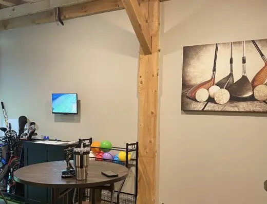 Golfer at the screen in the bay at Lititz Golf in Lititz, PA