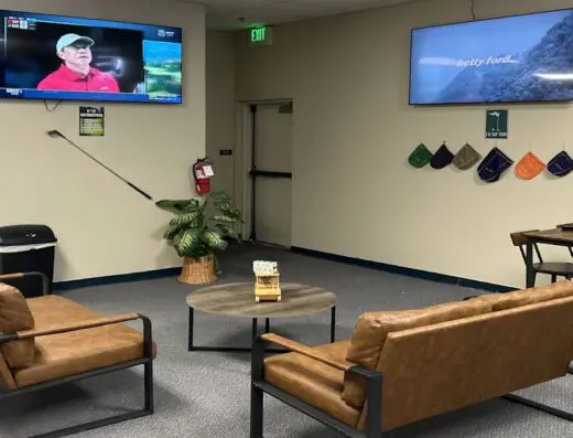 Mulligans Indoor Golf Center
