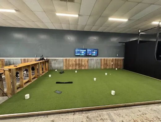 Tee it Up! Golf Lounge