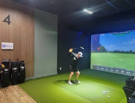 Inside The Back Nine Golf Clarksville, TN - indoor golf simulator venue