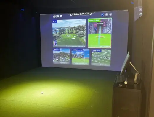 Inside The Back Nine Golf Cleveland, TN - indoor golf simulator venue