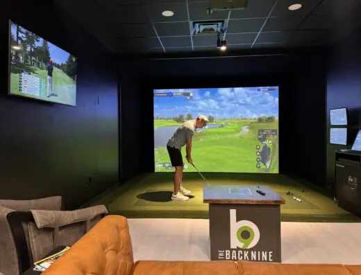 Inside The Back Nine Golf Oldsmar, FL - indoor golf simulator venue