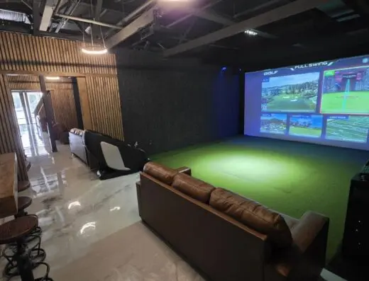 Inside The Back Nine Golf Port Charlotte, FL - indoor golf simulator venue