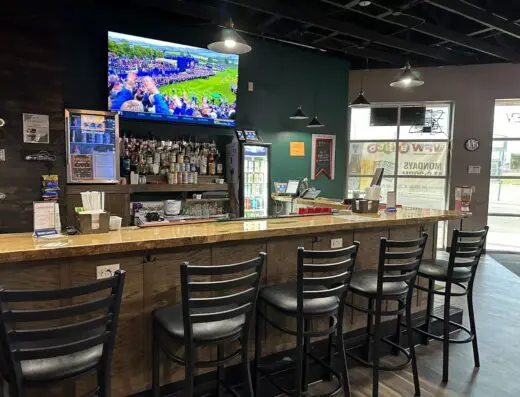 Inside The Clubhouse Indoor Golf Lounge - indoor golf in Moorhead, MN