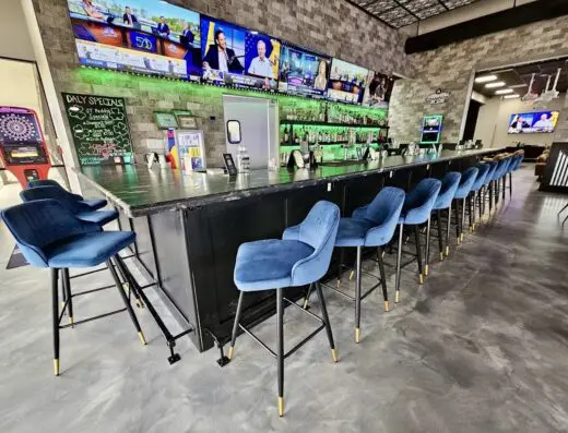 The Daly Round Sports Bar + Indoor Golf
