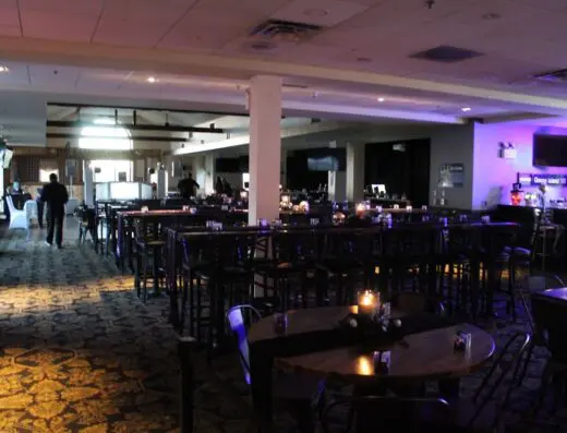 The Patriot Lounge | Bar & Grille – Golf Simulators, Axe Throwing & Events