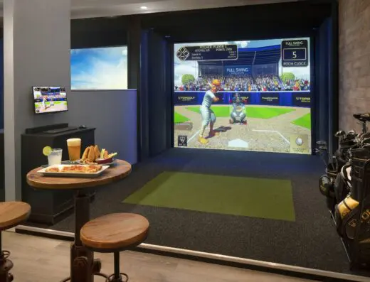 Topgolf Swing Suite at Courtyard by Marriott Long Beach Downtown