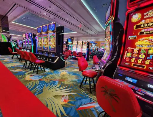 Inside River Spirit Casino Resort - indoor golf in Tulsa, OK