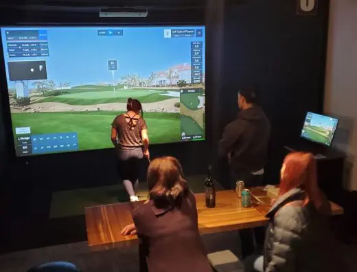 Inside Willmar Indoor Golf - indoor golf simulator venue