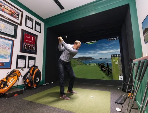 Back Nine Indoor Golf Lounge