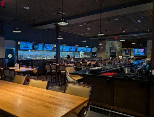 TOUR Golf & Grill