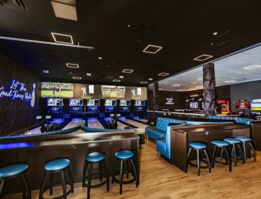 Bar and lounge with TVs at Crush It! Sports Lounge in Grapevine, TX