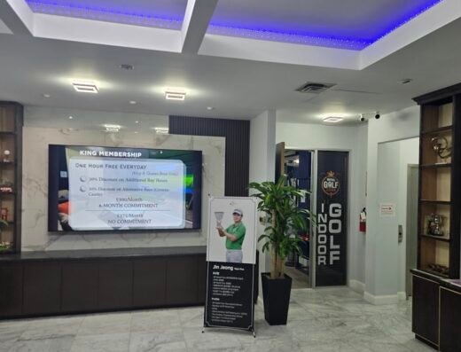 Lounge with screens at Royal Golf Zone in Dallas, TX