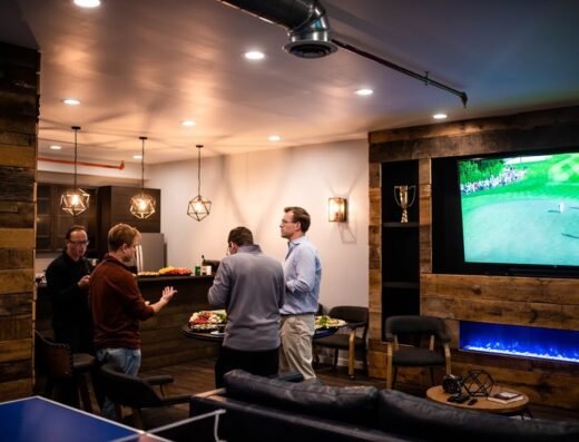 Studio lounge with people at a distance at SMART Golf & Fitness in Chicago, IL